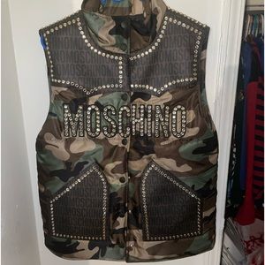 moschino vest bnwt retail $2000